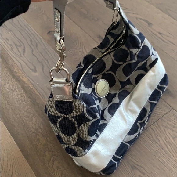 COACH purse - Picture 7 of 7